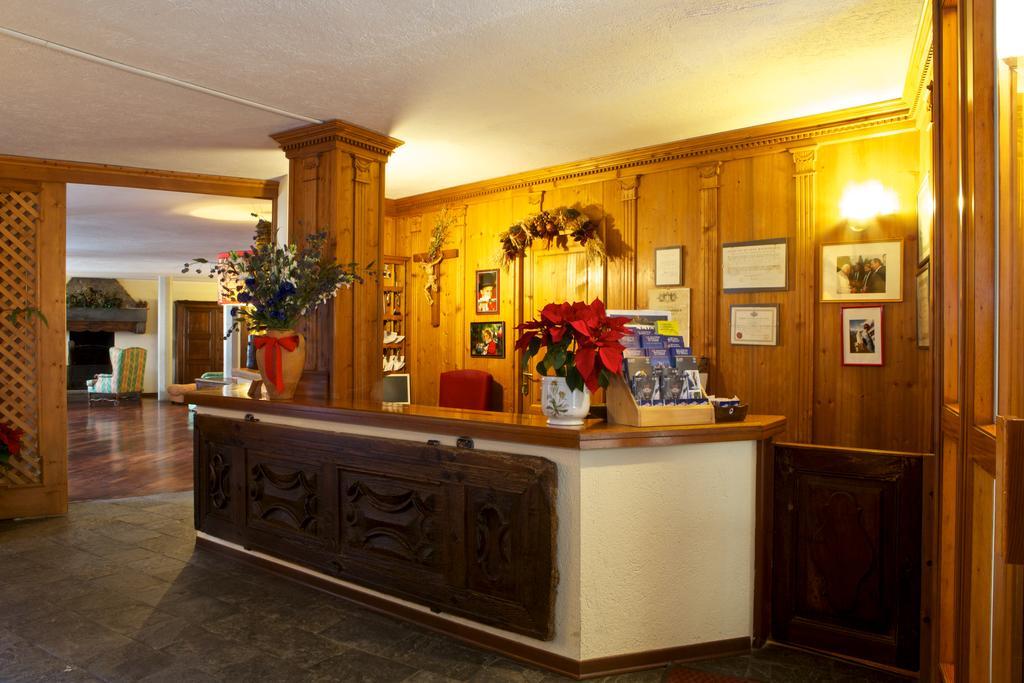 Hotel Dolonne Courmayeur Eksteriør billede