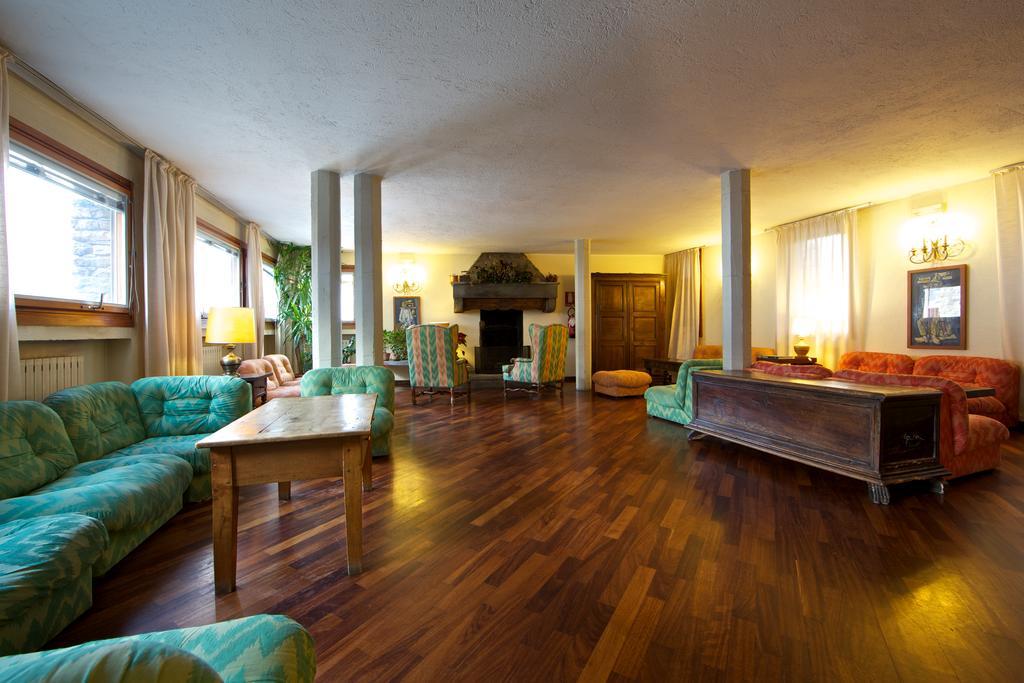 Hotel Dolonne Courmayeur Eksteriør billede