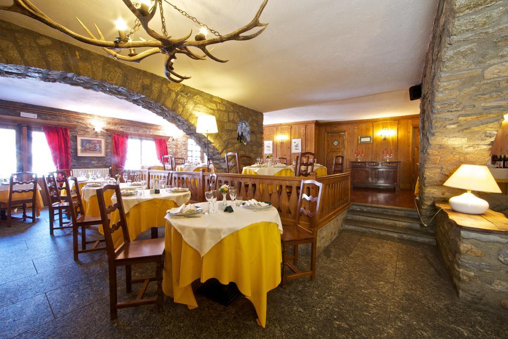 Hotel Dolonne Courmayeur Eksteriør billede